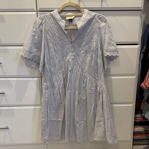Universal Thread Gray Eyelet Button-Up Blouse